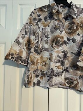 Alfred Dunner Women's Floral Button Front Blouse in Tan & Gray